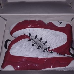 Jordan retro 9 cherry red